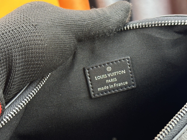 ルイヴィトンバッグ着用イメージ